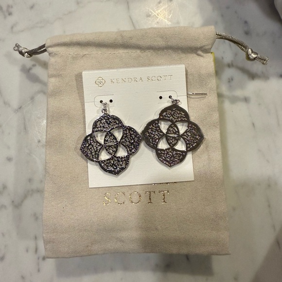 Kendra Scott Jewelry - NWT Rare Silver Kendra Scott “Dawn” Earrings- comes with bag and box